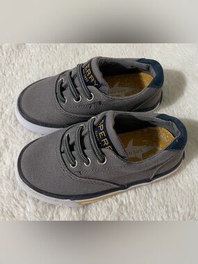 Sperry Kids Gray Canvas Lace-Up Sneakers with Navy Trim